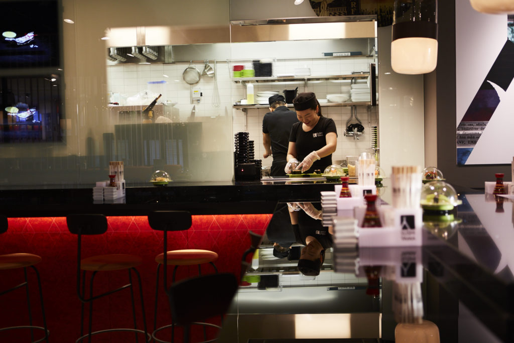 Guringo-SushiYama-Kaiten-2